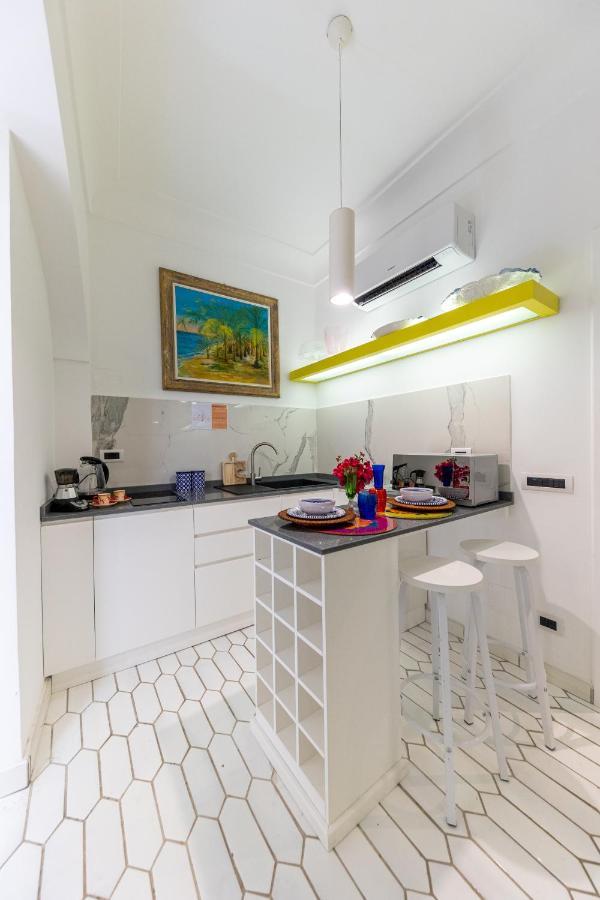 Suite Apartment Capri Con Jacuzzi In Piazzetta Εξωτερικό φωτογραφία