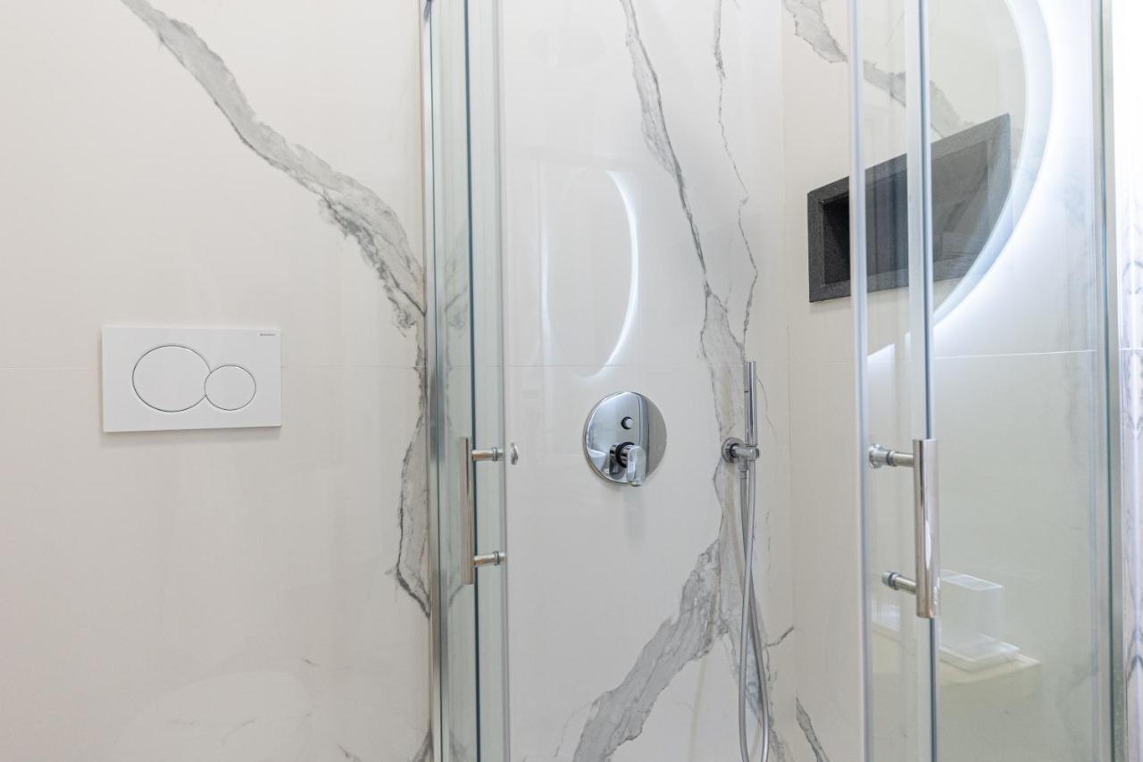 Suite Apartment Capri Con Jacuzzi In Piazzetta Εξωτερικό φωτογραφία