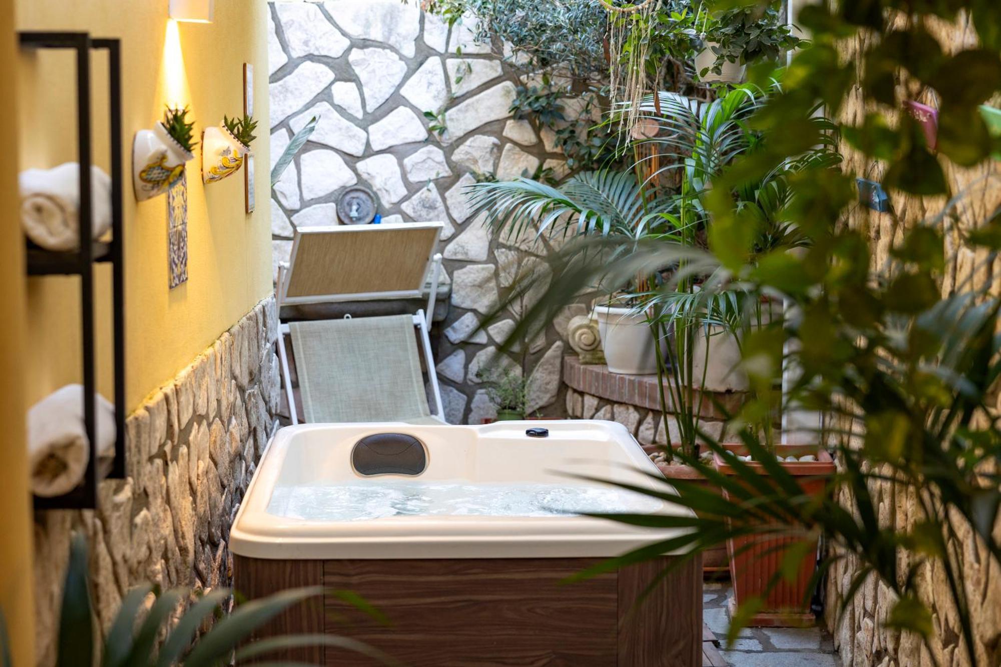 Suite Apartment Capri Con Jacuzzi In Piazzetta Εξωτερικό φωτογραφία
